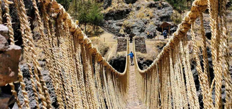 1 day excursion to Qeswachaka bridge and the 4 lagoons - Quehue and the Qeswachaka suspension bridge: Inca engineering up close
