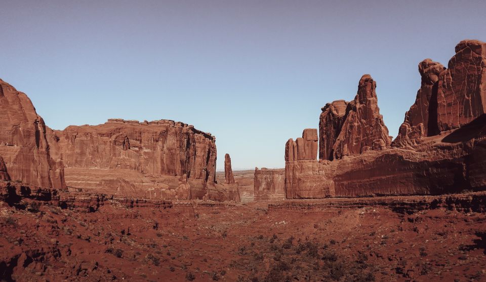 Arches National Park: Sunset Pavement Van Tour - Where the tour starts in Moab (and what to look for)