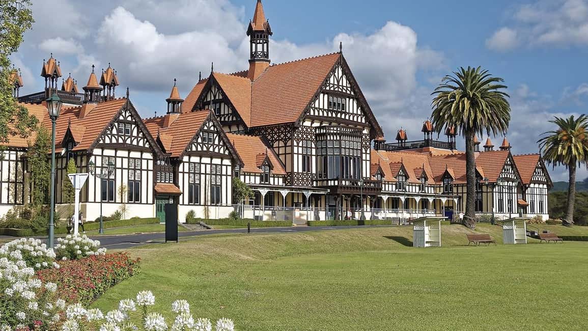 Auckland: One-Way Tour to Rotorua with Waitomo Caves - Who This Tour Is Best For (and Who Should Skip It)