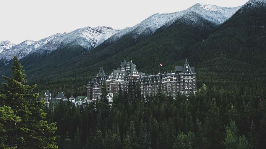 Banff: Banff Town, Gondola, and Johnston Canyon Day Tour - Who should book this tour (and who should skip it)