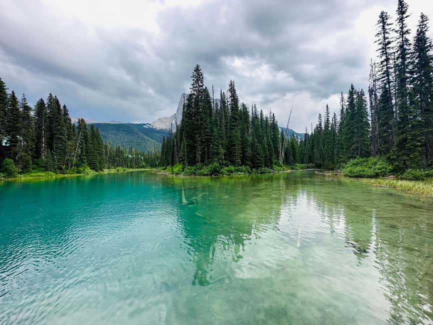 Banff/Calgary:1-Day to Lake Louise,Moraine Lake,Emerald Lake - Lake Louise (60 Minutes): The Crown Jewel Stop