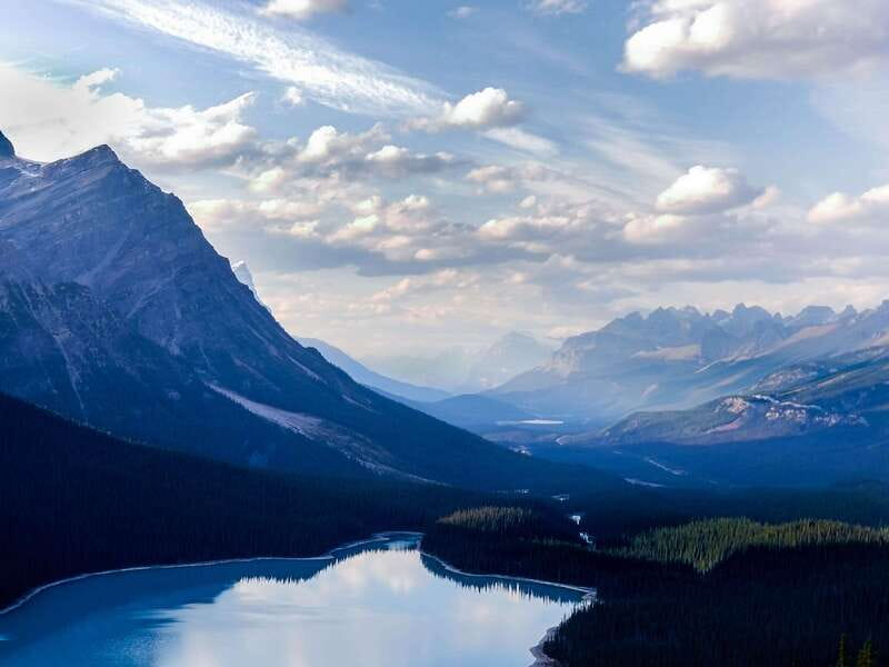 Banff : Day Tour : Lake Louise, Moraine Lake and Peyto Lake - Lake Louise: Chateau Views and Victoria Glacier Backdrops