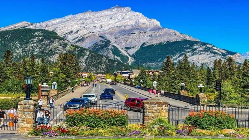 Banff: Gondola, Hot Spring and Three Lakes Tour - Bow Falls viewpoint and Surprise Corner: the fast, iconic hits