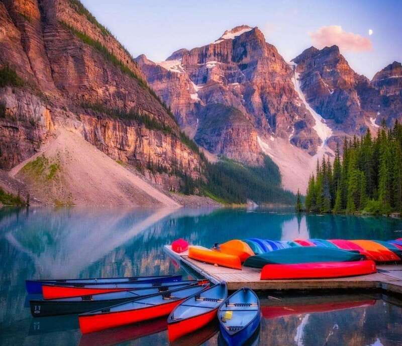 Banff : Lake Louise, Moraine, Emerald & Johnston Canyon tour - Lake Louise: Glacier-Fed Photos and Your First Alpine Stop