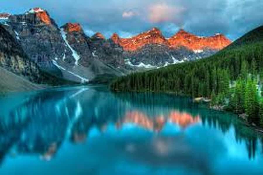 Banff : Lake Louise, Moraine, Emerald & Johnston Canyon tour - Moraine Lake vs. Winter Gondola: Timing That Matters