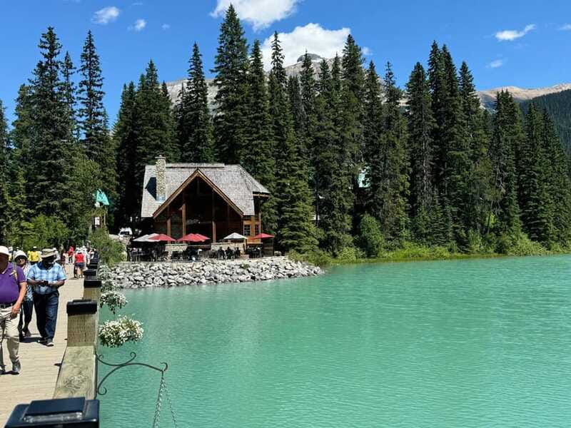 Banff: Lake Louise, Moraine, Emerald Lake & Johnston Canyon - What I’d Pack (and What to Don’t Forget)
