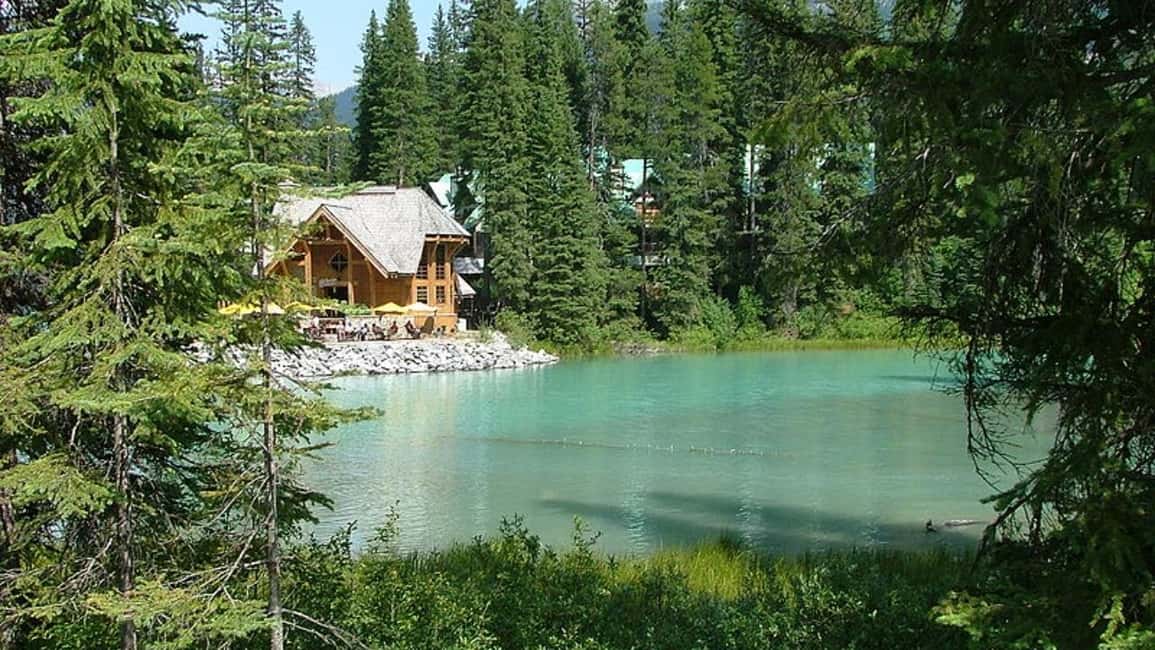 Banff Town, Gondola, Hot Springs, Bow Falls & Three Lakes - Banff Town First: Banff Avenue time with breathing room