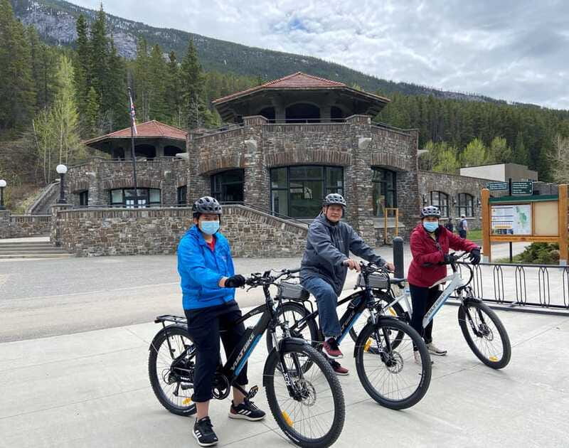 Banff Townsite: E-Bike Explorer - Banff Springs Hotel area and downtown: using the bike to read the town
