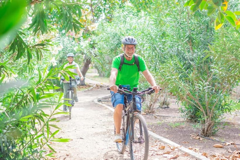 Chiang Mai Bicycle: Into The Lanna Countryside Guided Tour - School and Temple Stops: how your guide makes the ride meaningful