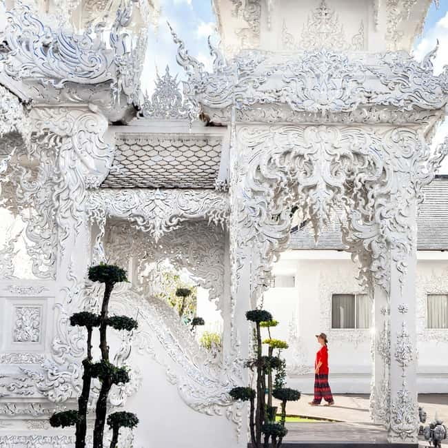 Chiang Mai: Chiang Rai Famous Temples & Hot Springs Day Trip - Long Neck Village and Hill Tribe Visit: Short Time, Strong Visual Hook