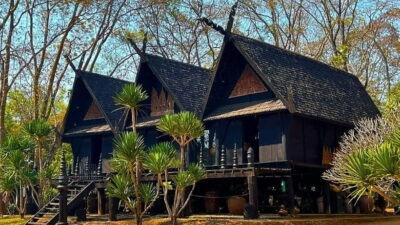 Chiang Mai: Chiang Rai Temples, Golden Triangle & Boat Tour - Option A vs Option B: what changes for the Long Neck Karen village