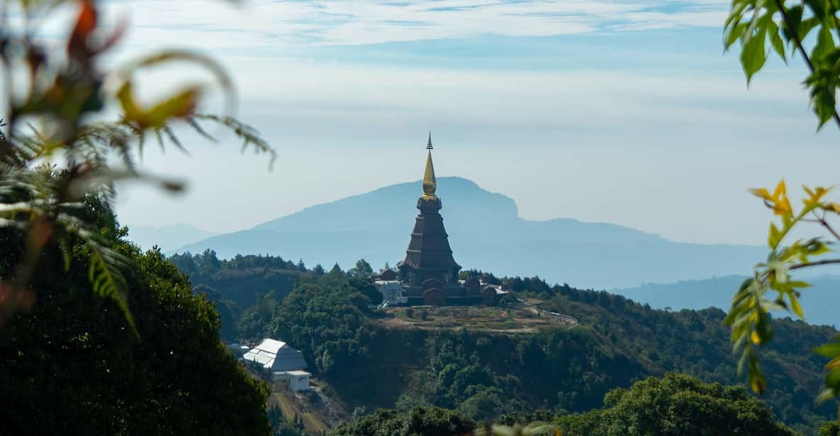 Chiang Mai: Doi Inthanon Park and Pha Dok Siew Trail Trek - Monastery and the King’s and Queen’s Pagodas: the view can change fast