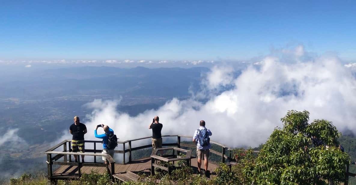 Chiang Mai: Doi Inthanon Park with Kew Mae Pan Hike Day Trip - King and Queen Twin Pagodas: memorials built for reflections