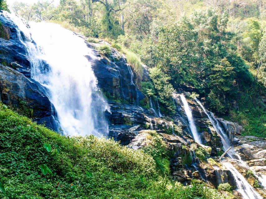 Chiang Mai: Doi Inthanon, Waterfalls, & Tribal Villages Tour - How the 10-hour flow works: pickup, driving, stop times, and fog