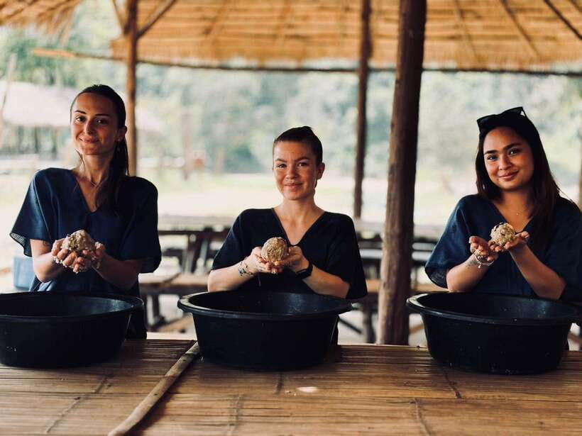 Chiang Mai: Elephant Sanctuary, Long Neck & Sticky Waterfall - Long Neck Village stop: culture, community, and time to look around