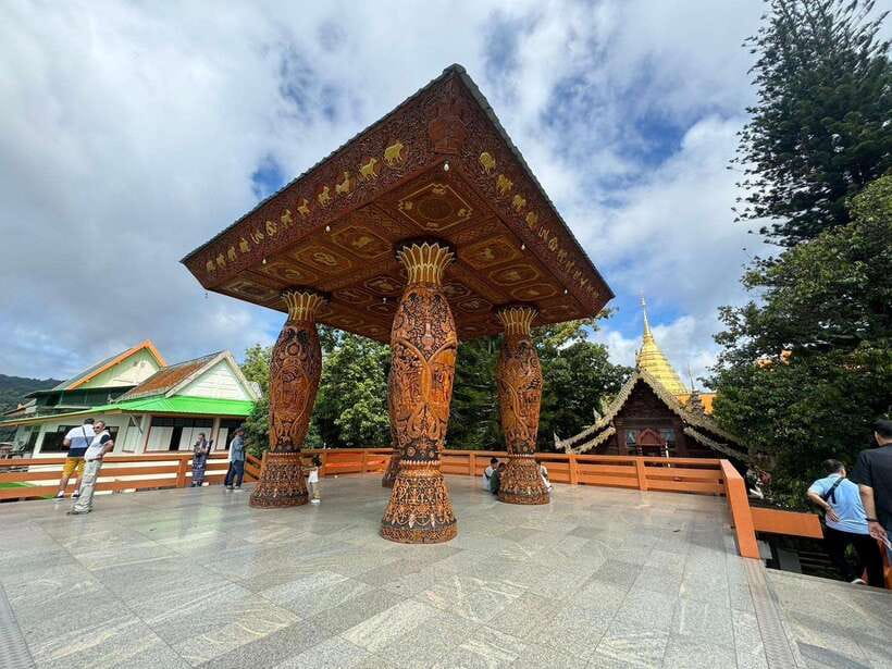 Chiang Mai: Elephant Sanctuary, Monk Trail & Doi Suthep Tour - Wat Phra That Doi Suthep: how to visit respectfully (and get great views)