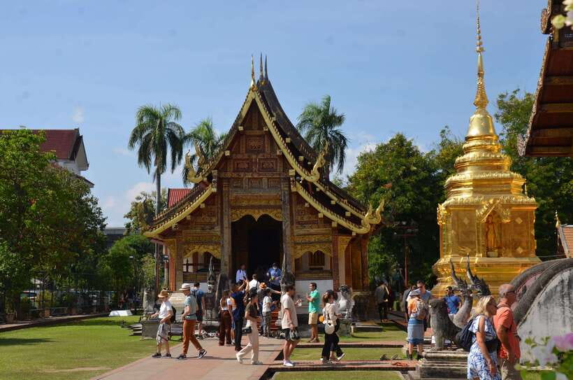 Chiang Mai: Historic Temples and City Guided Walking Tour - A 3-Hour Route Through Chiang Mai’s Old City Walls