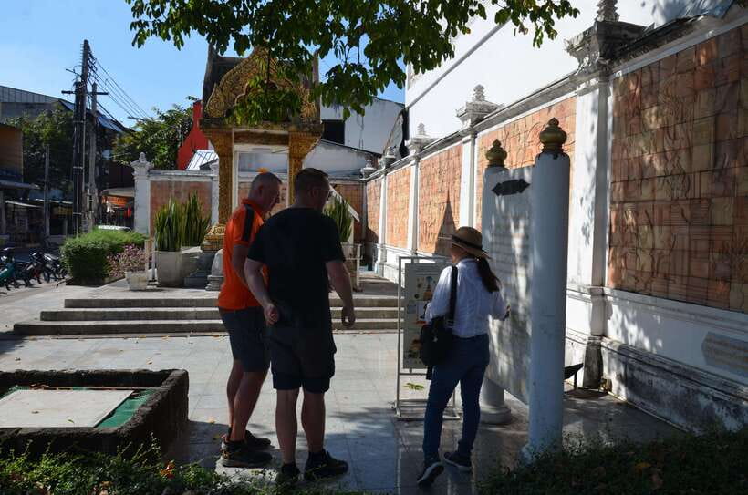 Chiang Mai: Historic Temples and City Guided Walking Tour - Pace, Walking Comfort, and Why Small Groups Matter