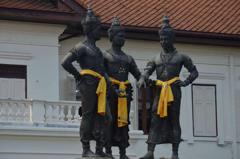 Chiang Mai: Historic Temples and City Guided Walking Tour - Price and Value: What $21 Really Buys You
