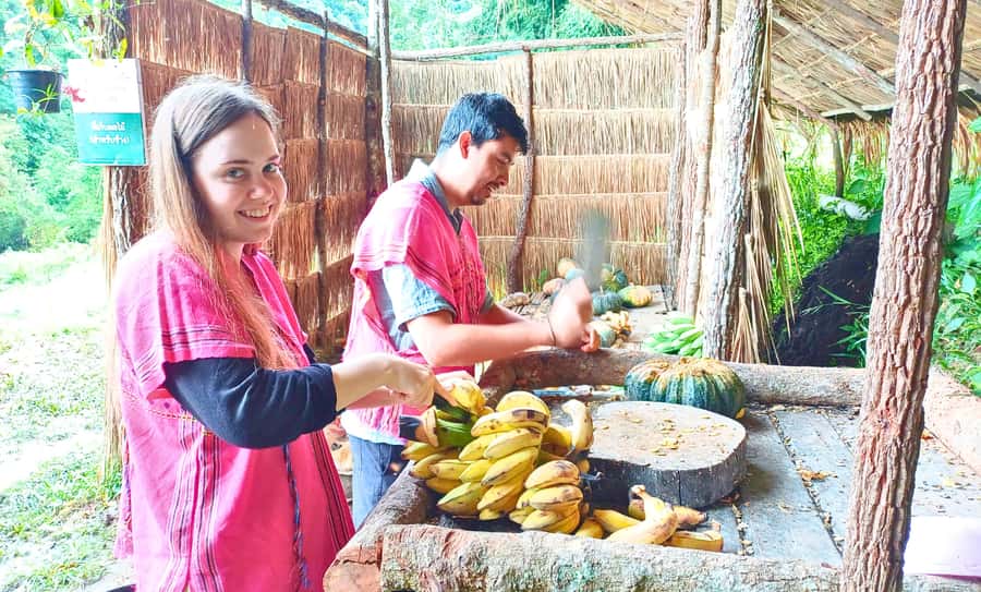 Chiang Mai: Inthanon, Ethical Elephant Sanctuary & Waterfall - Lunch and the transfer to Doi Inthanon: how to stay comfortable