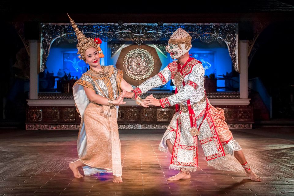 Chiang Mai: Khan Toke Traditional Meal & Dancing Performance - Floor-mat dining at Khum Khantoke: why this format works