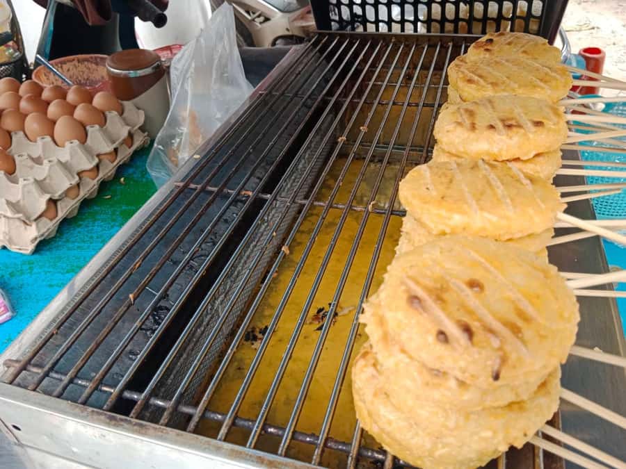 Chiang Mai: Mae Kampong Village, Hot Springs & Bor Sang Tour - The Lunch Plan in Mae Kampong: Simple, Local, Timed Well