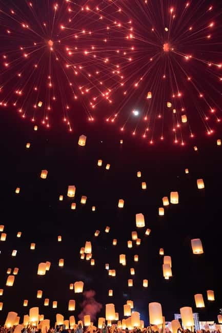 Chiang Mai Moonlight Sky Lantern Loy Krathong Festival 2025 - Lantern moment and krathong float: the part you came for