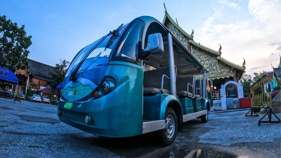 Chiang Mai: Nighttime City Highlights by EV Tram - Wat Lok Moli and the art of reading an older temple