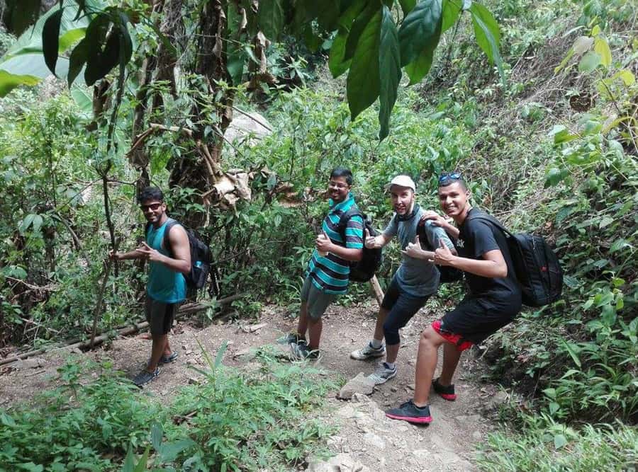 Chiang Mai: Whitewater Rafting and Waterfall Trekking Tour - Lunch break: fried chicken, tea, and the reset you’ll need