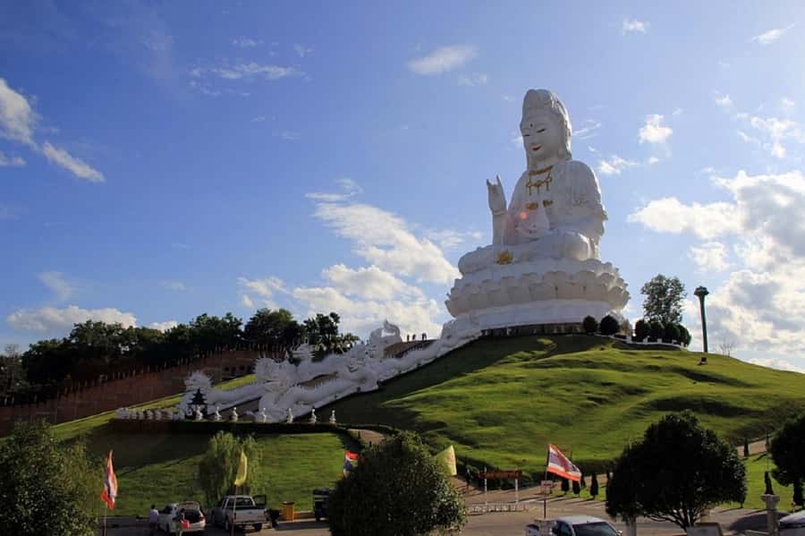 Chiang Rai White Temple and Blue Temple Day Tour - Lunch Time at a Local Restaurant (Your Own Expense)