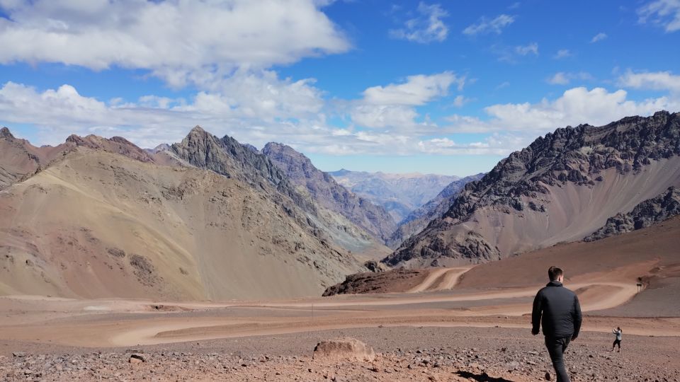 Mendoza: Aconcagua, Uspallata & Puente del Inca Day Trip - Las Cuevas: European-Style Mountain Village and the Cristo Redentor Finish