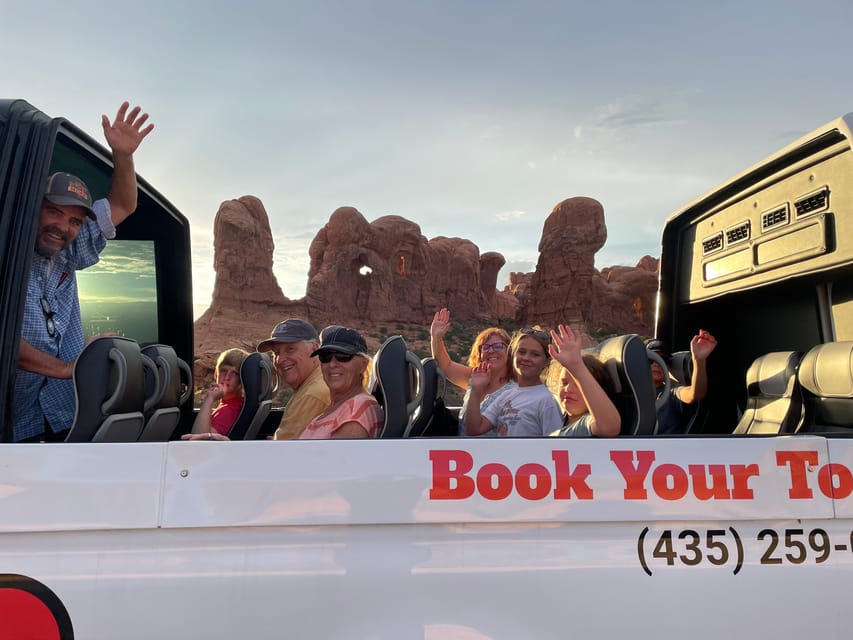 Moab: Arches National Park Sightseeing Tour - The 4-hour flow: photo stops, short walks, and a sunset-style moment