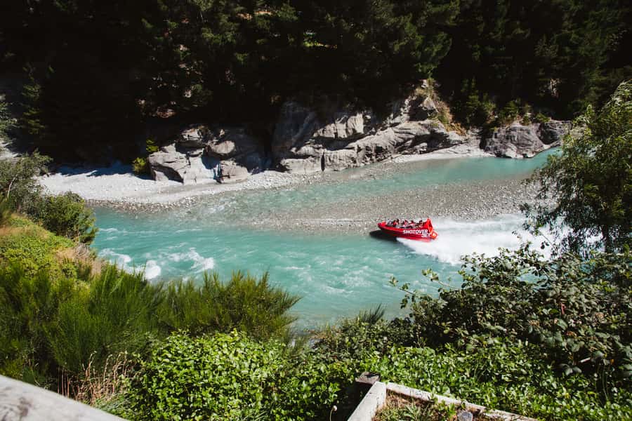 Queenstown: Scenic Highlights, Tour with Wine & Lake Cruise - Who should book this Altitude Tours highlights day